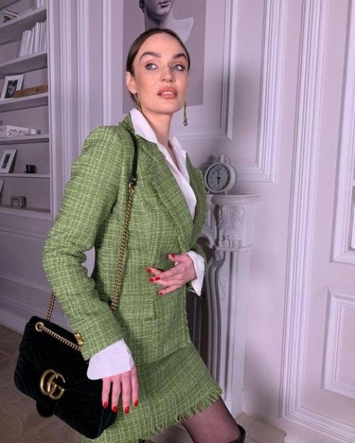 Алена водонаева со скандалом выписалась из больницы после микроинсульта.