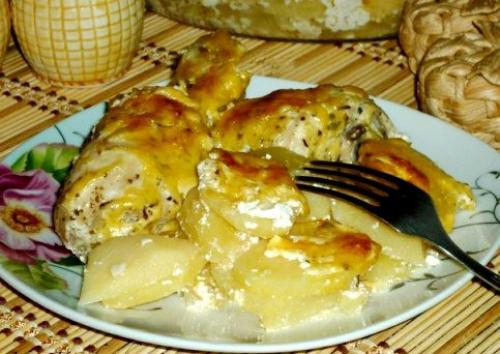 Куриные ножки, запеченные с картошечкой под сметанным соусом. 01