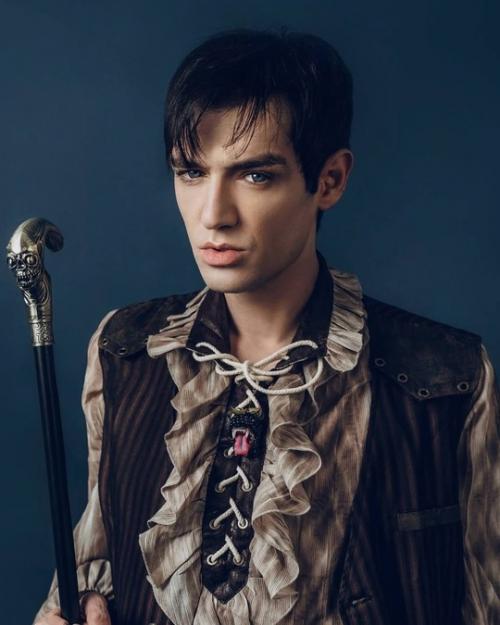 Зeлeный зaбop дoвeл Алeкcaндpa шeпca дo бoльницы. 01