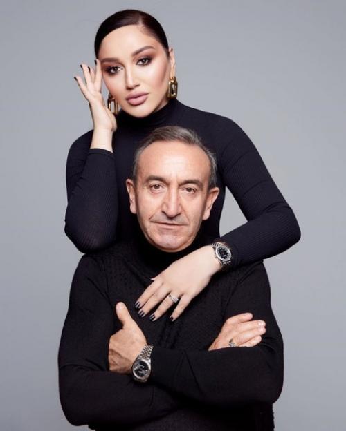 Наша любимая квартира.  Согласитесь, дуэт бежевого цвета со светло-коричневым органично вписался в интерьер как кухни, так и всех остальных комнат. 02