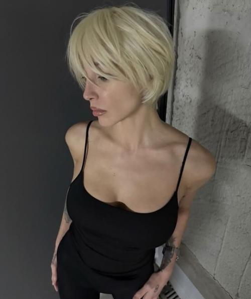 Анастасия ивлeeва снова стала блондинкой. 01