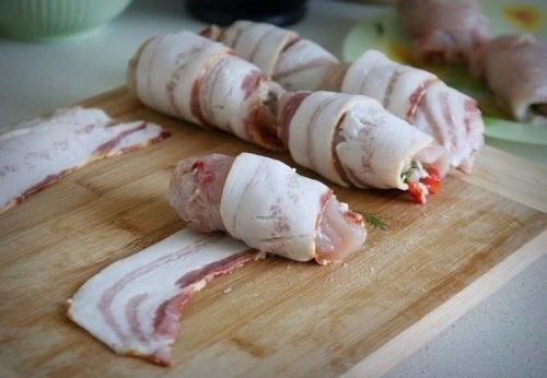 Куриные рулетики в беконе? 05