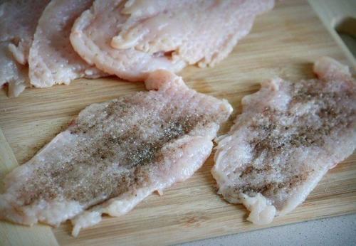 Куриные рулетики в беконе? 01