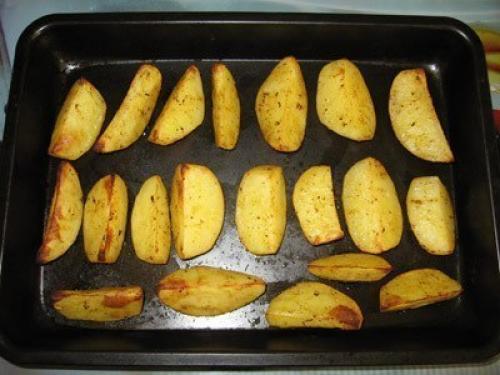 Картошка по-деревенски.   Ингредиенты: 04 Картошка по-деревенски.   Ингредиенты: 04