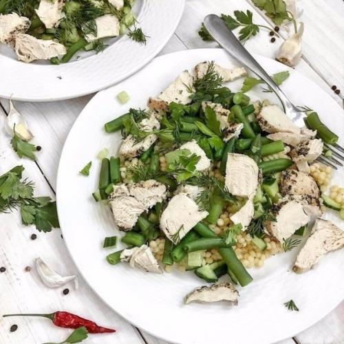 Паста с куриной грудкой и фасолью.