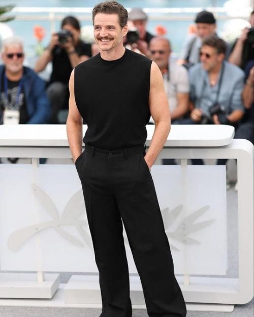 Педро паскаль стал настоящей звездой каннского кинофестиваля в этом году! 04