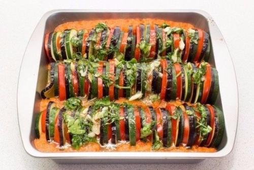 Рататуй.  Ингредиенты:   Баклажаны - 2 шт. общим весом 700 г. 08 Рататуй.  Ингредиенты:   Баклажаны - 2 шт. общим весом 700 г. 08