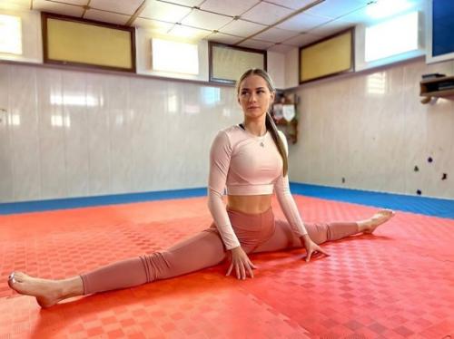 Чемпионка россии по каратэ ката мария Зотова. 04