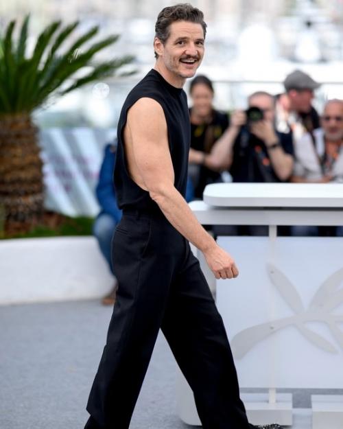 Педро паскаль стал настоящей звездой каннского кинофестиваля в этом году! 08