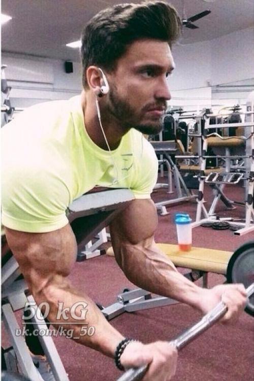 8 правил роста мышечной массы рук.

