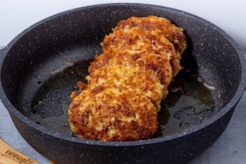 Мастера, подскажите раньше делала педикюр на подставке (как на фото), к ней вкрутила такой пылесос. 02