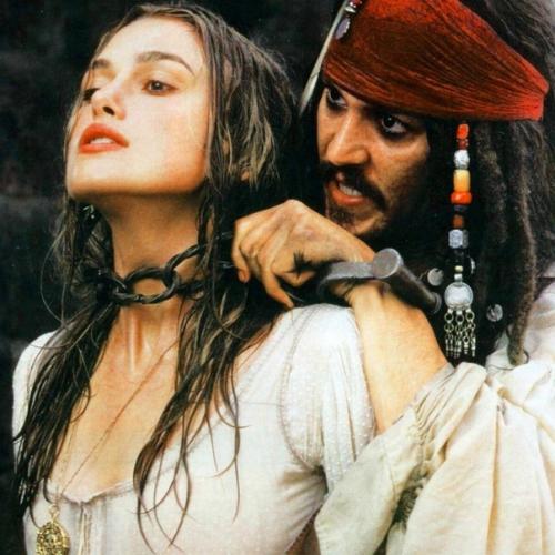 На съемках фильма Пираты Карибского Моря произошел неловкий момент для Джонни деппа и Киры найтли. 01