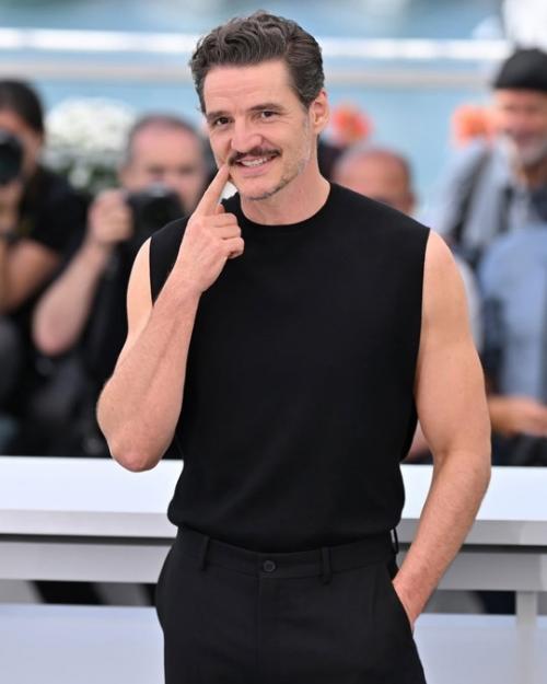 Педро паскаль стал настоящей звездой каннского кинофестиваля в этом году! 03