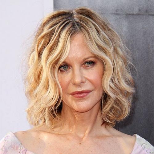 Мег Райан всегда была объектом восхищения и уважения своих поклонников за ее красивую внешность и обаятельность. 04