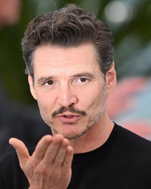 Педро паскаль стал настоящей звездой каннского кинофестиваля в этом году! 07