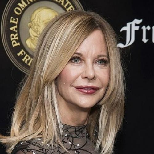 Мег Райан всегда была объектом восхищения и уважения своих поклонников за ее красивую внешность и обаятельность. 03