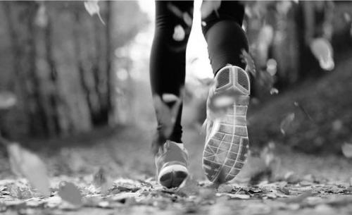 За окном отличная погода, а это значит, что пришла пора надевать кроссовки и совершать пробежки по парку! 

