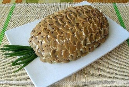 Слоеный салат Ананас. Слоеный салат Ананас.