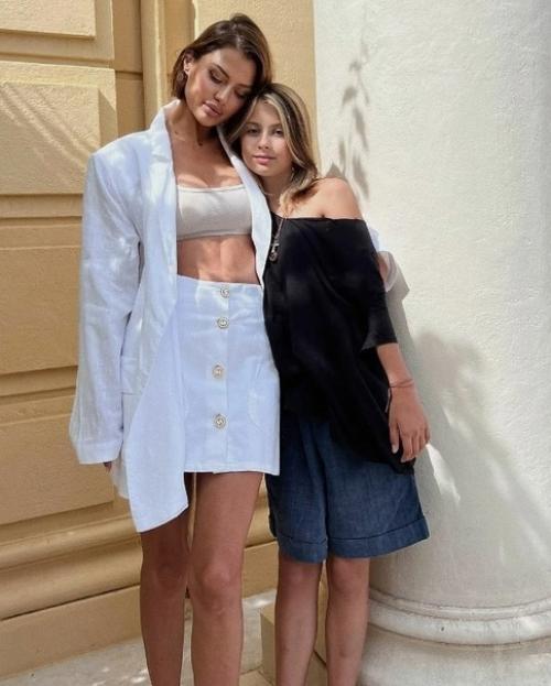 Боня 12-летнюю дочь на пирсинг отправила. 01