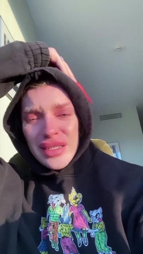 Сначала шутил над трагедией в Казани, теперь пишет это. 01