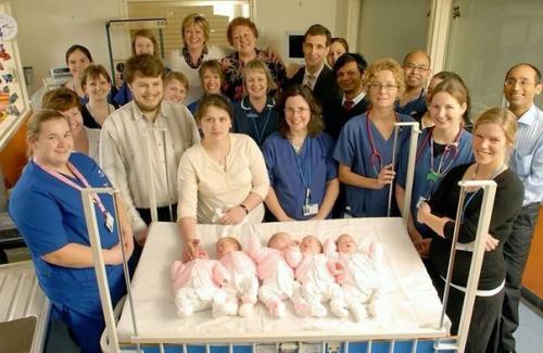 12 лет назад молодая московская семья артамкиных стала в одночасье многодетной. 01