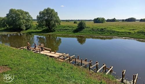 У храма покрова на Нерли строят декорации для съемок фильма. 08