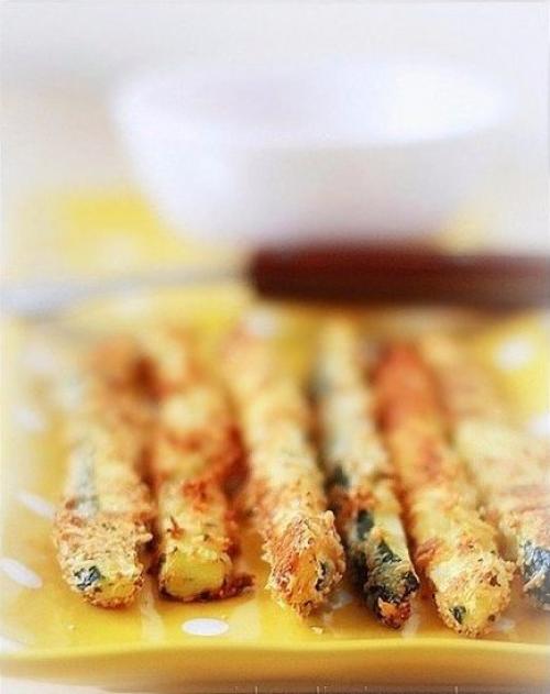 Палочки цукини в сырной панировке. Палочки цукини в сырной панировке.