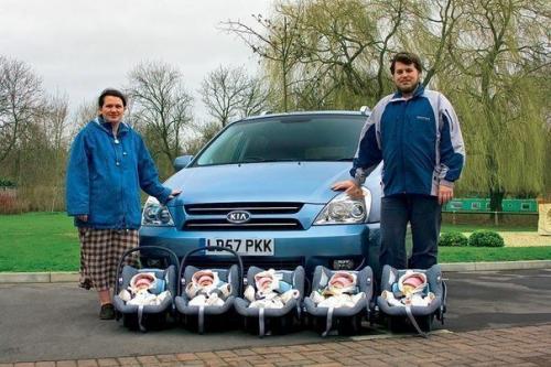 12 лет назад молодая московская семья артамкиных стала в одночасье многодетной. 02