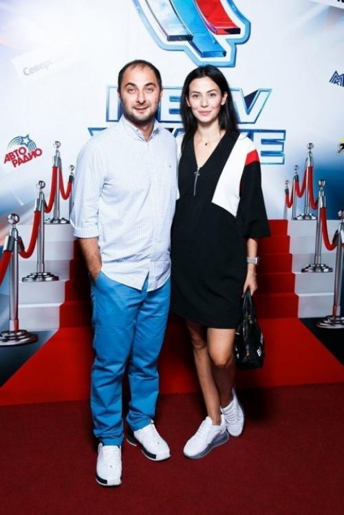 Певица Пелагея стала намного счастливее, встретив свою любовь всей жизни - супруга Демиса карибидиса. 02