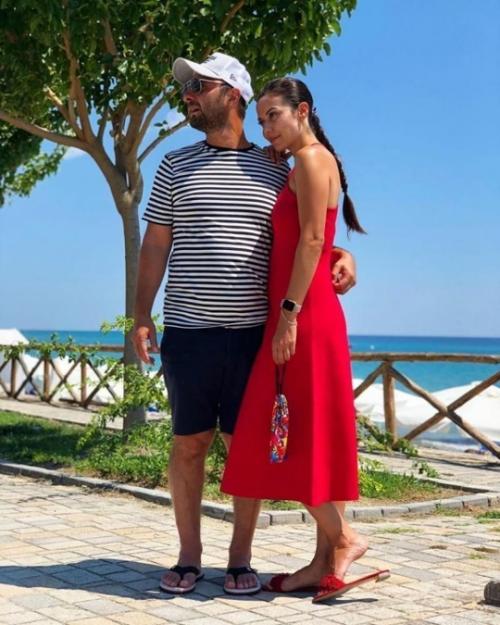 Певица Пелагея стала намного счастливее, встретив свою любовь всей жизни - супруга Демиса карибидиса. 01