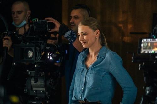 Павел Деревянко и Оксана акиньшина на сьемках сериала Беспринципные по мотивам рассказа Александра цыпкина. 02