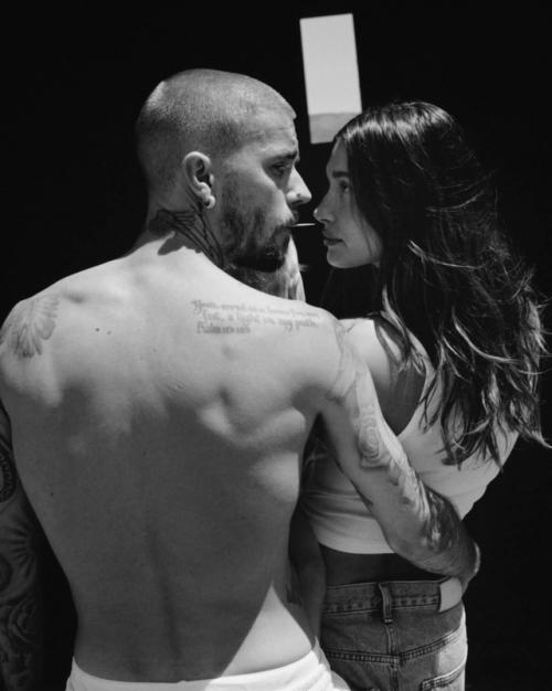 Джастин бибер порадовал своих поклонников новой фотосессией вместе с женой хейли и их сыном. 01