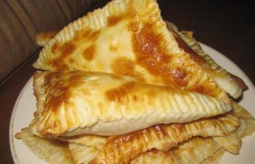 Быстрые слойки с сыром. 

