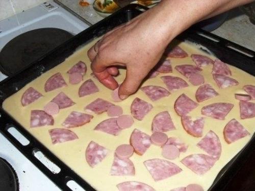 Быстрая пицца - рецепт для тех, кто любит пиццу, но ленится ее готовить по всем правилам итальянской кухни. 02