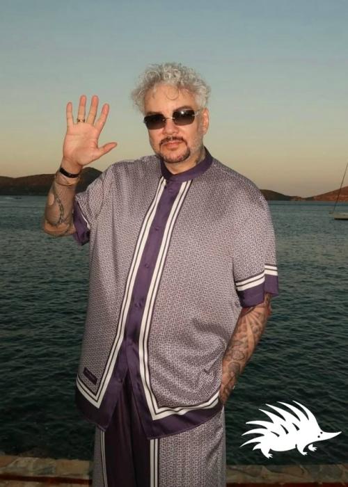 Филипп Киркоров впервые публике последствия несчастного случая на концерте продемонстрировал. 01