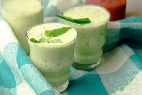 Молочно - фруктовый смузи с мятой.