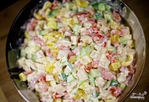 Салат с курицей и овощами. 05