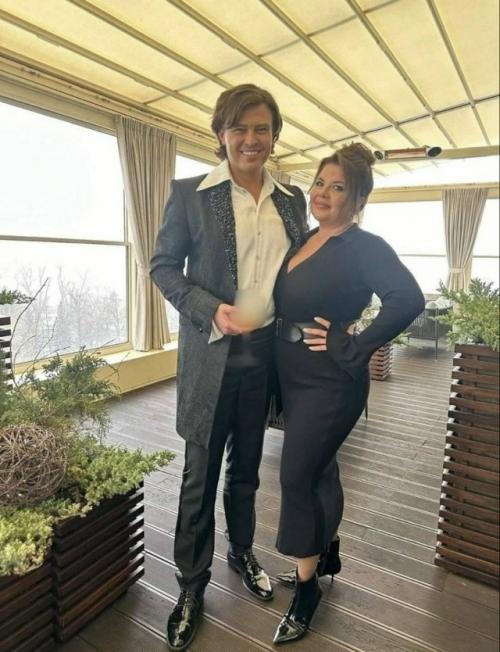 Прохор Шаляпин снова вступил в брак: его супругой стала 37-летняя кондитер и соведущая Рената Агзамова Ольга Вашурина. 01