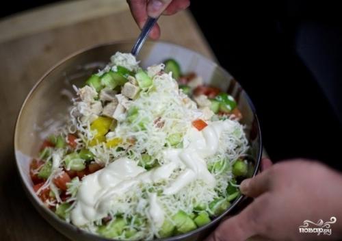 Салат с курицей и овощами. 04
