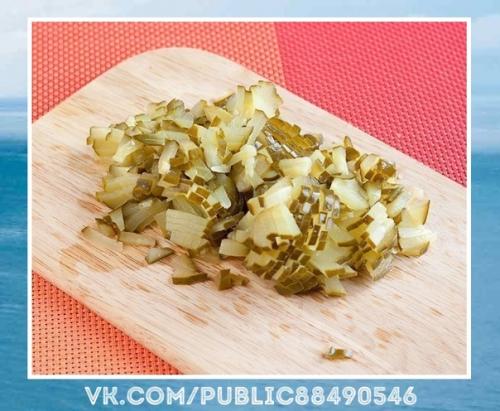 Прекрасное блюдо.  Салат с сухариками. 02