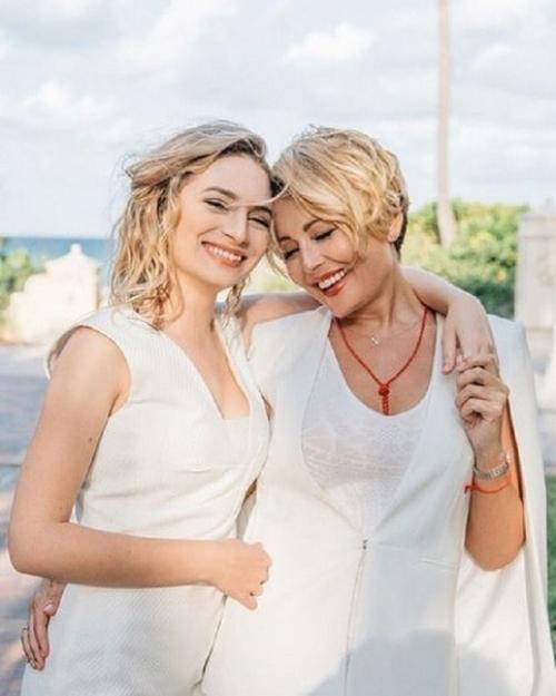 Я сам себе не доверяю, а жене - да. 04