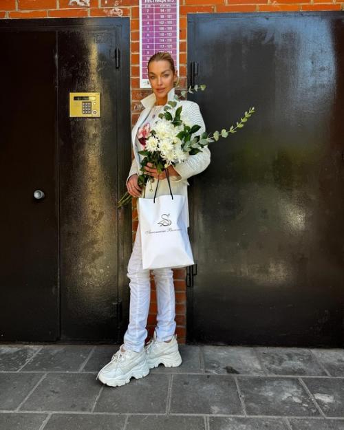 Анастасия Волочкова - это уникальное явление в российском шоу-бизнесе. 01