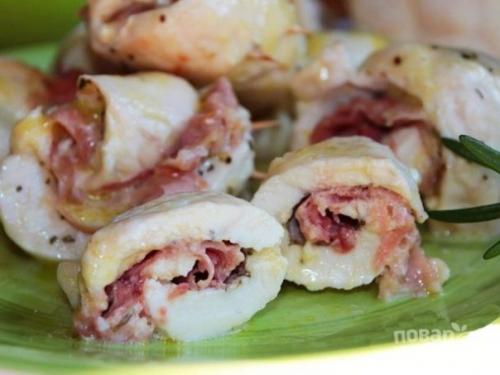 Рулетики из куриного Филе.