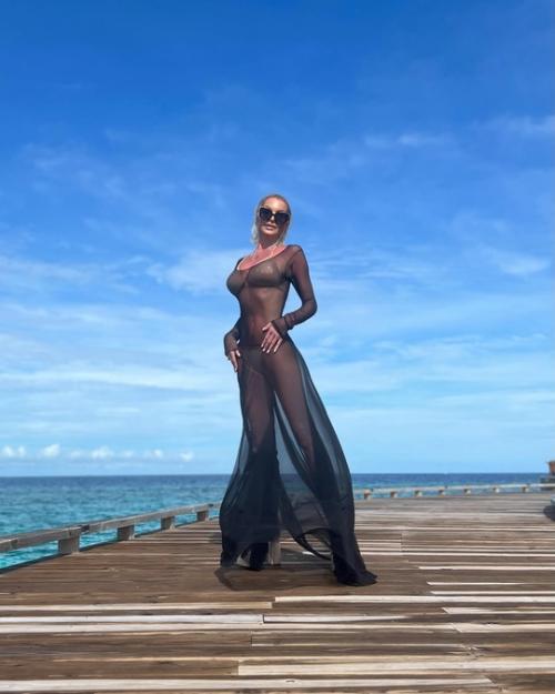 Анастасия Волочкова - это уникальное явление в российском шоу-бизнесе. 04