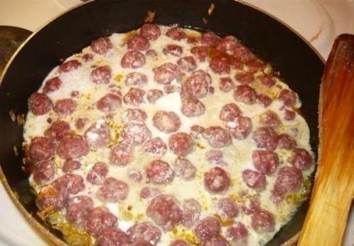 Спагетти с фрикадельками и соусом. 06 Спагетти с фрикадельками и соусом. 06