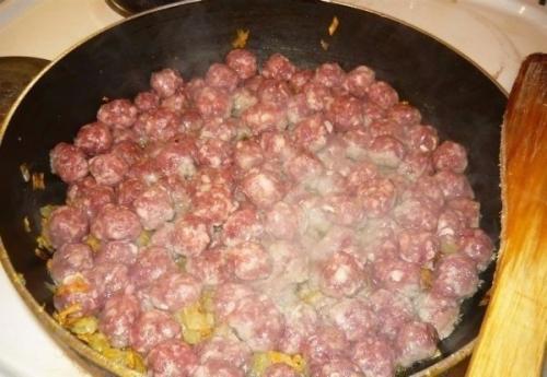 Спагетти с фрикадельками и соусом. 04 Спагетти с фрикадельками и соусом. 04