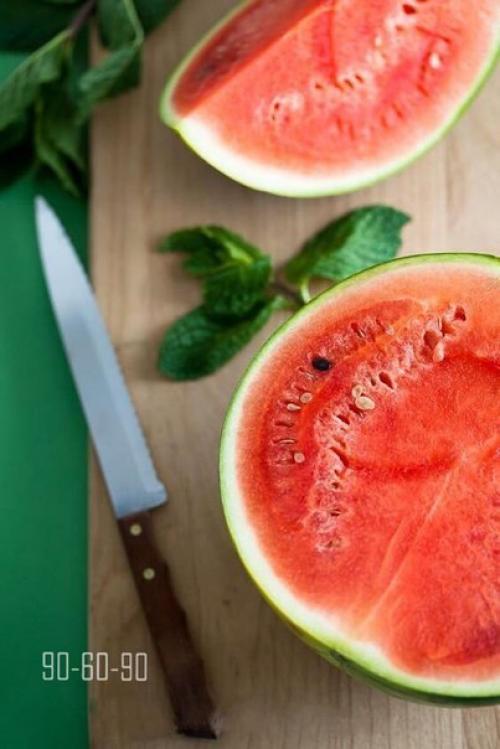 Давайте посчитаем, сколько у нас любителей арбузиков? 05