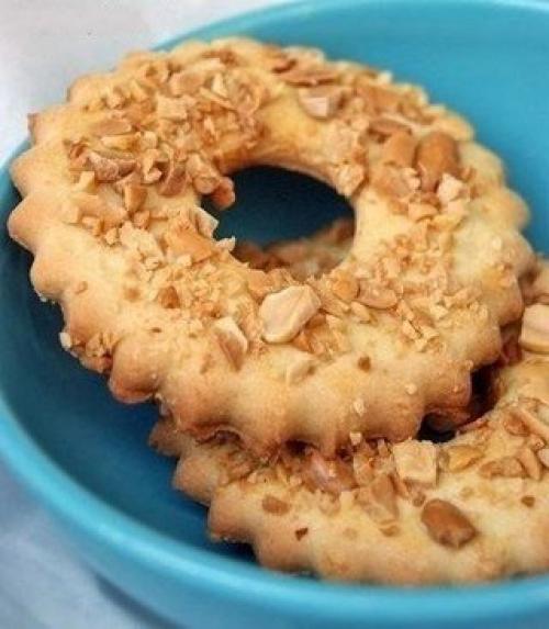 Песочные кольца с арахисом.

