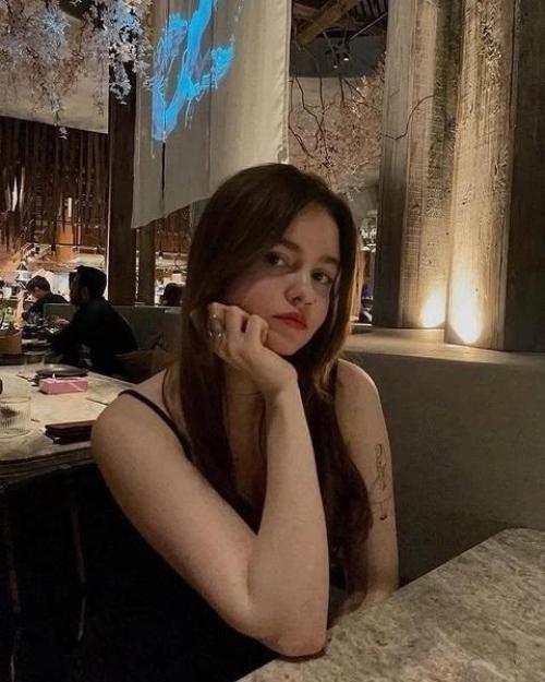 Недавно появилась информация о том, что новая жена 49-летнего режиссера марка Горобца младше его дочери. 05