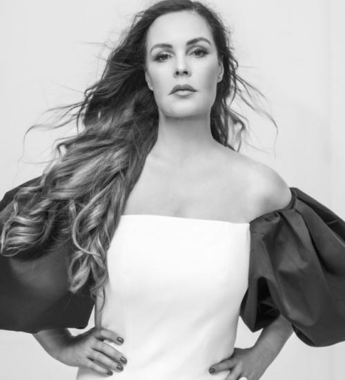 Секрет вечной молодости: Екатерина Андреева отметила свой 62-й день рождения с тренировки и приятными воспоминаниями. 03